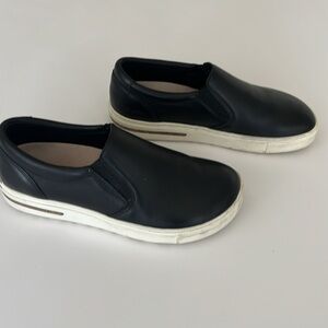 Birkenstock Oswego Leather Slip On in Black. Sz 37 great condition!!